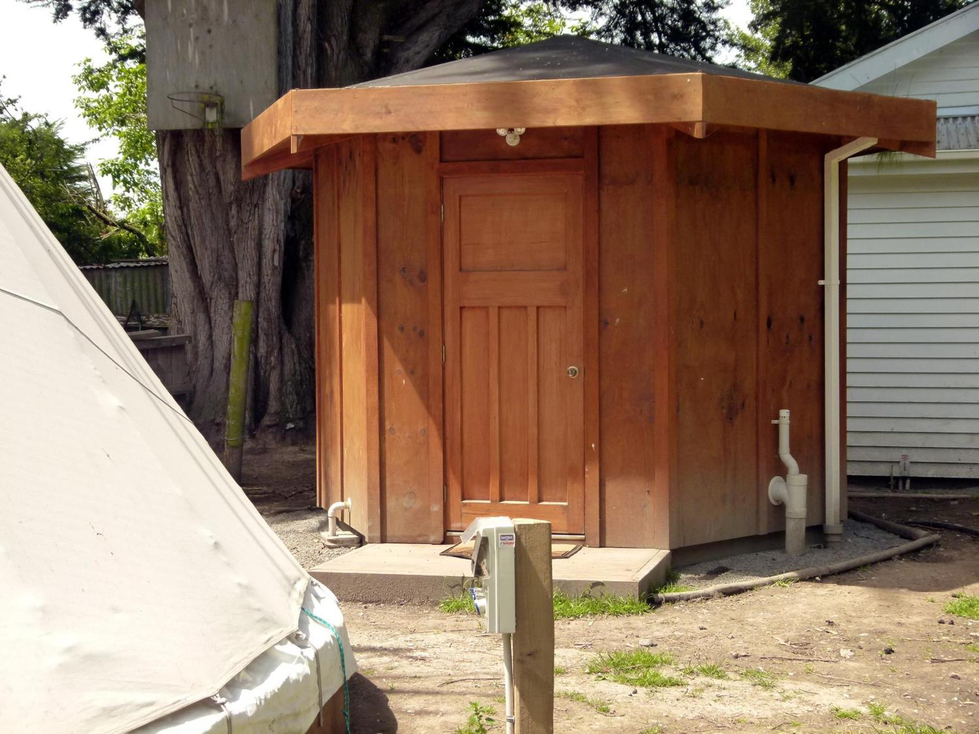 Wacky Stays - Unique Farm-Stay Glamping Rentals, Free Animal Feeding Tours Кайкоура Екстер'єр фото